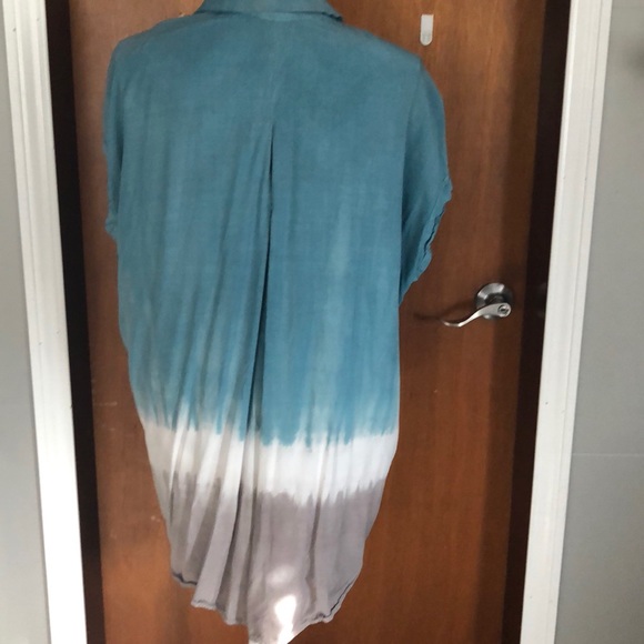 Button up Shirt - Picture 4 of 4